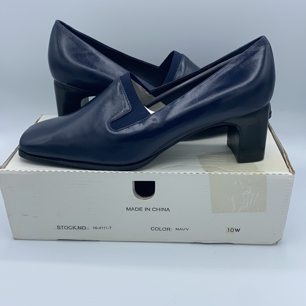 Harve Benard || By Benard Holtzman Leather Upper Block Heel Shoes; Size 10W